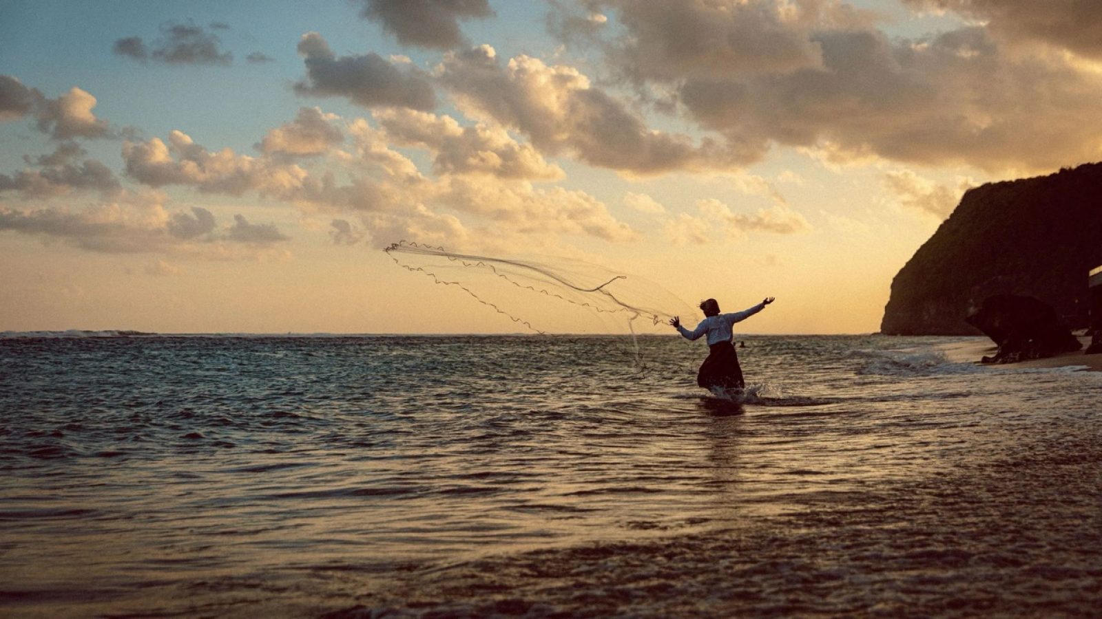 ALI-P0083-Fisherman-Casting-Net.16x9 groot